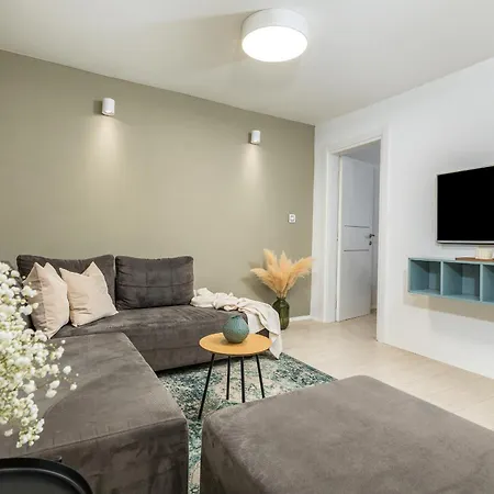 Unique Apartman Póla